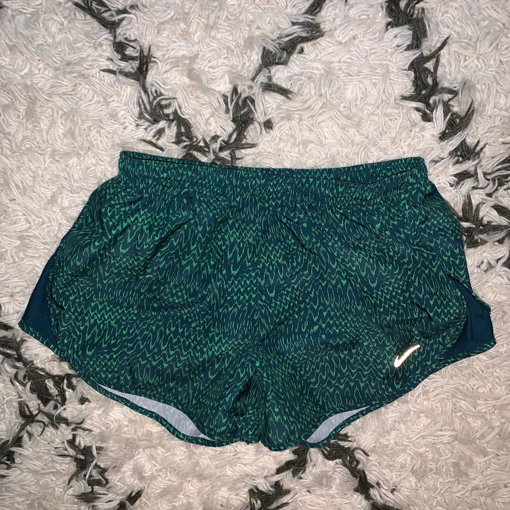 Nike Tempo Dry Fit Small Green